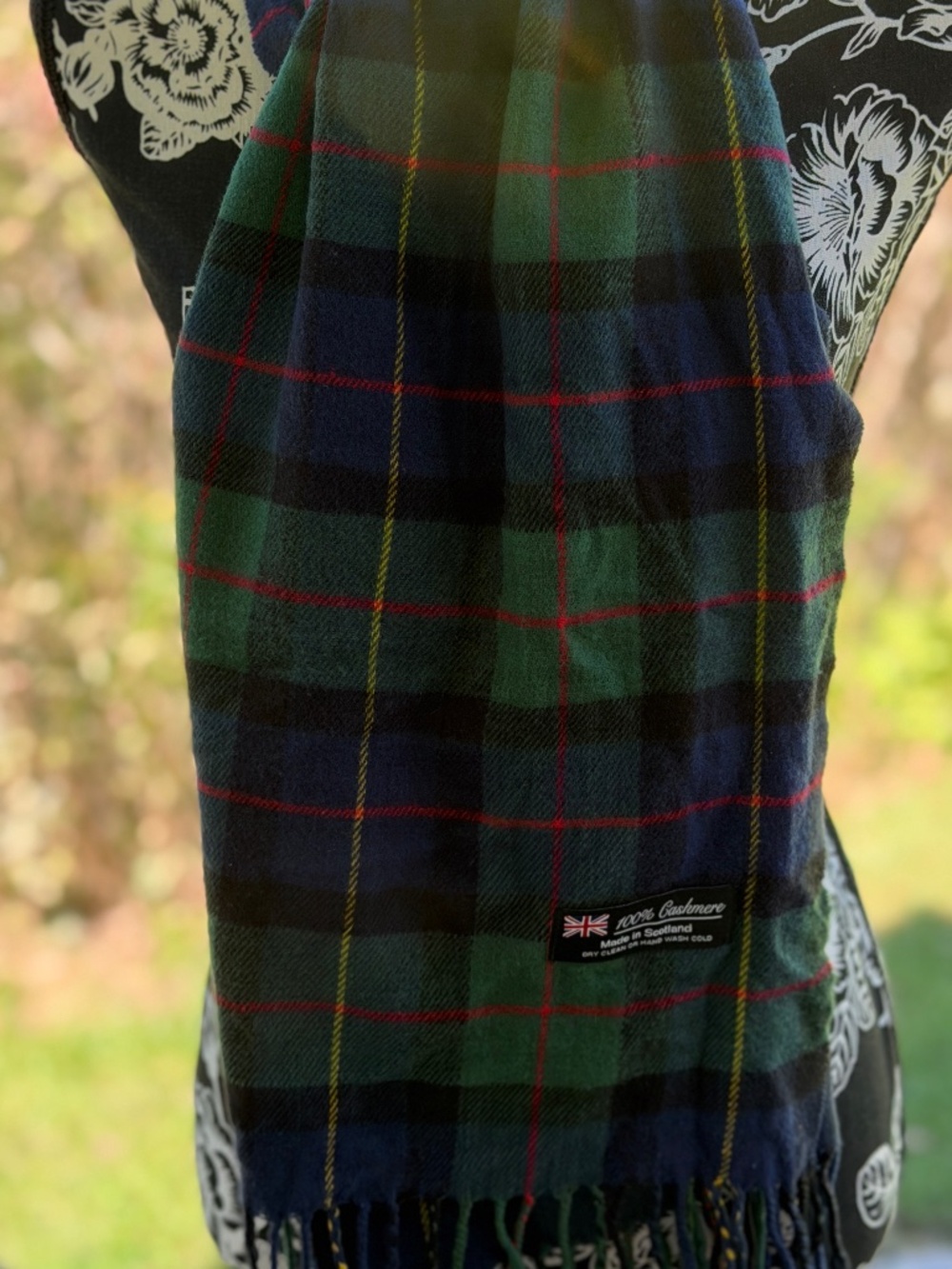 100% Cashmere Scarf Made in Scotland Green Blue Tartan Plaid Fringe Unisex